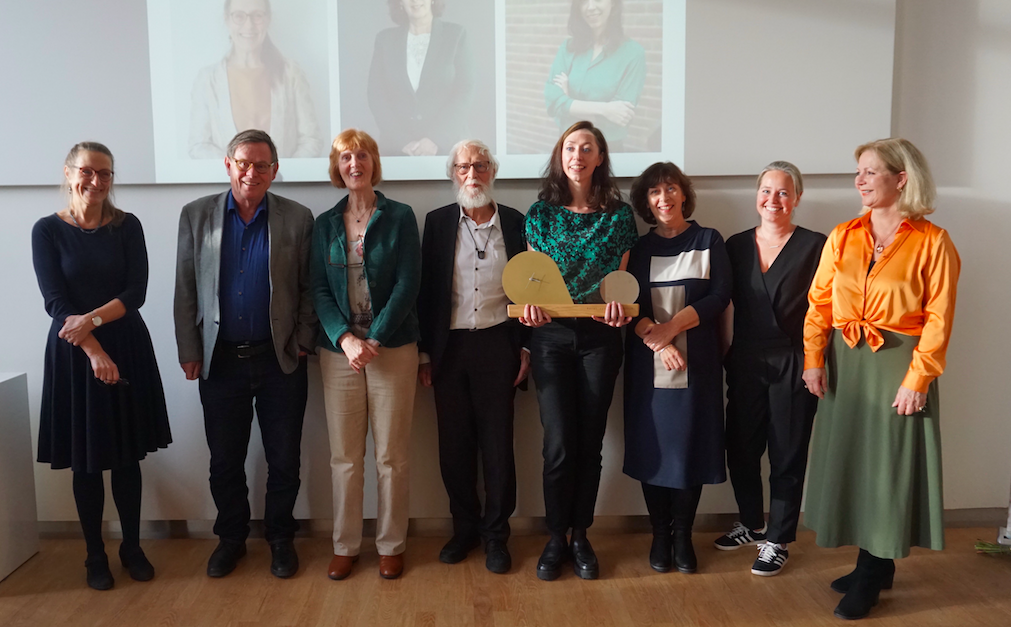 Eveline Deneer met de genomineerden en voorzitter van de jury Lidewij de Koekkoek