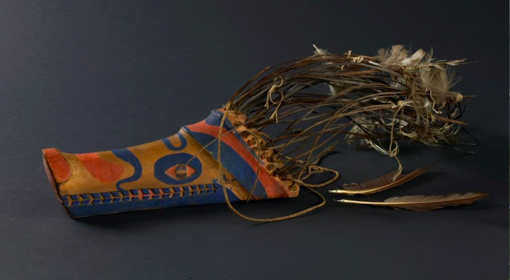 Wolf mask collected by Adrian Jacobsen in the Kyuquot Sound area, Vancouver Island, 1885 (inv.-nr. UEM6374) © Museum of Cultural History, University of Oslo, Norway/Kirsten Helgeland (masterscriptie Angela Hess)